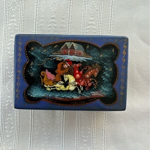 Vintage PALEKH Russian lacquered trinket box sleigh scene Hand Painted